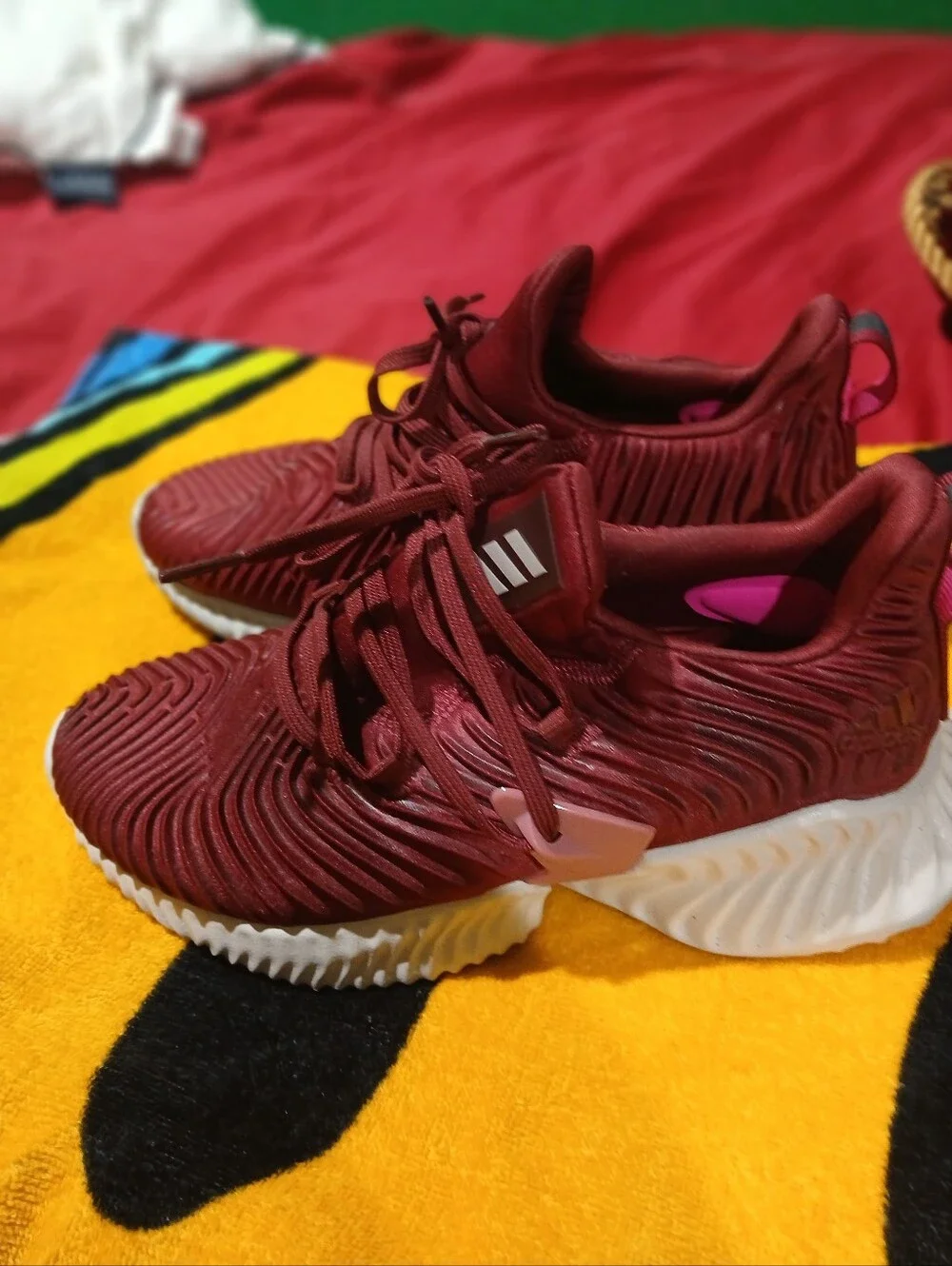 Nike Men's Maroon Knit Lace-Up Sneakers with White Sole